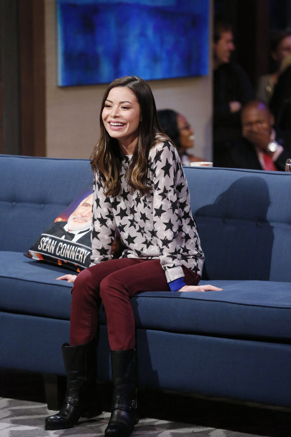Check Out Promo Photos From Miranda Cosgrove’s Appearance On Hollywood Game...