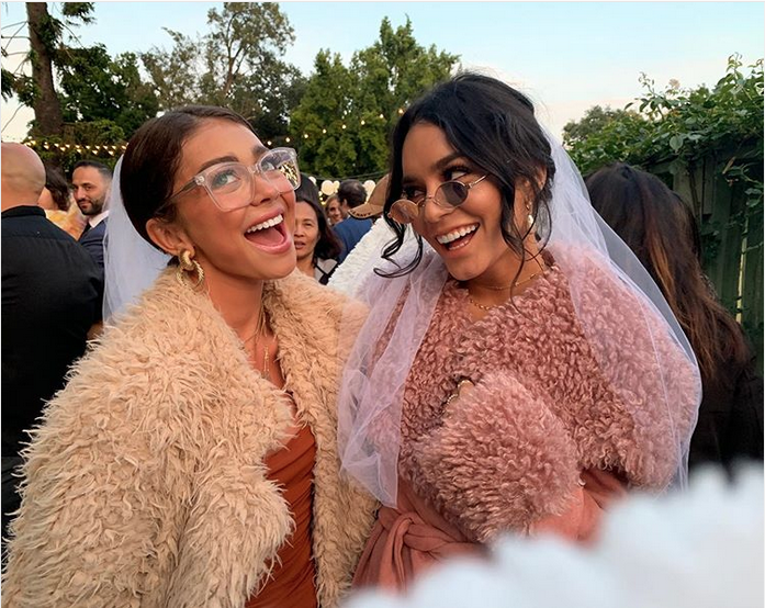 Sarah Hyland Hits Up Mexico With Vanessa Hudgens To Celebrate Bachelorette Party Beautifulballad 